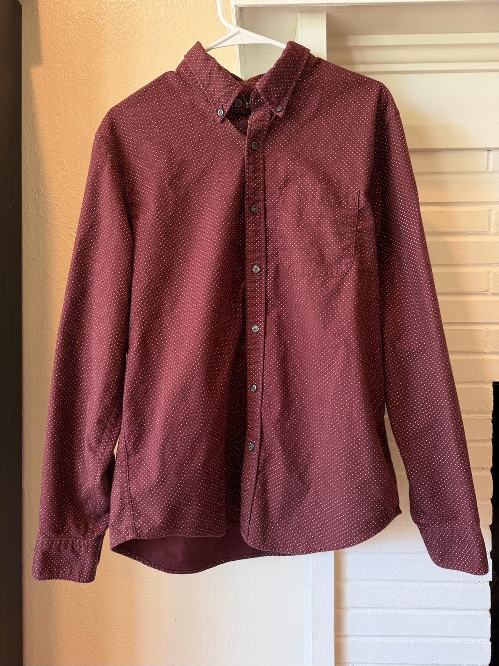 Abercrombie & Fitch Men’s Large Burgundy Polka Dot Button Down Shirt